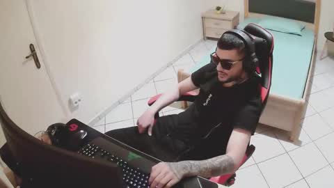 Snapshot of alexthepro00 chatting on October 2025 07:33:02 PM alexthepro00 online show from October 2025 07:33:02 PM