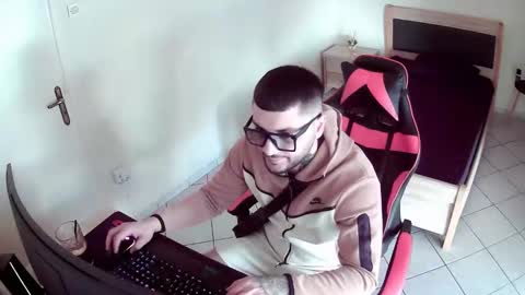 Snapshot of alexthepro00 chatting on January 2026 12:21:01 PM alexthepro00 online show from January 2026 12:21:01 PM