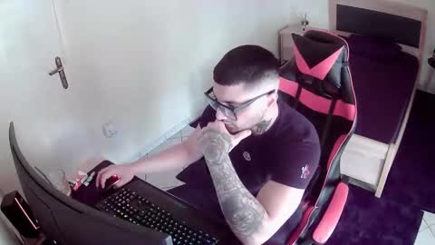 alexthepro00 online show from February 2026 09:12:02 AM