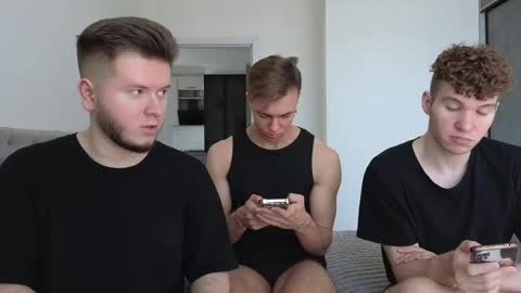 Snapshot of alexxx_d chatting on May 2026 08:42:02 AM AlexDimaIgor online show from May 2026 08:42:02 AM