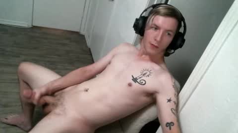 Snapshot of alexxxmic chatting on October 2025 12:49:02 PM Alexxxmic online show from October 2025 12:49:02 PM