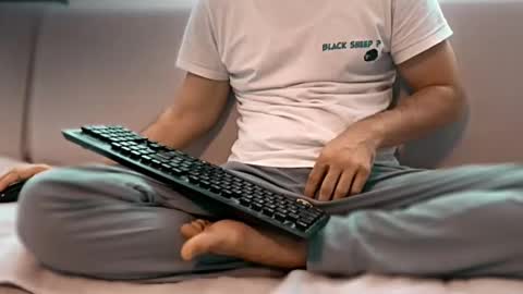 alfadreamer0011 online show from December 2025 11:06:02 AM