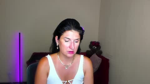 Snapshot of alianna_solo_kiss chatting on June 2026 11:35:01 AM Alianna online show from June 2026 11:35:01 AM