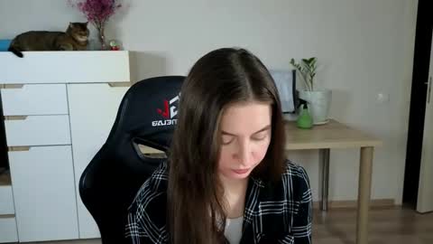 Snapshot of alice_________________________ chatting on October 2025 07:01:02 PM Alice online show from October 2025 07:01:02 PM