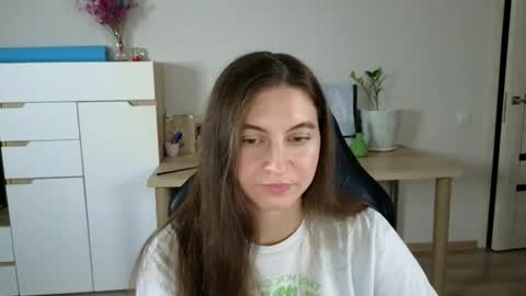 Snapshot of alice_________________________ chatting on October 2025 08:17:02 PM Alice online show from October 2025 08:17:02 PM