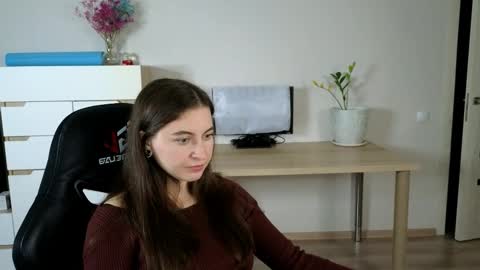 Snapshot of alice_________________________ chatting on October 2025 08:31:02 PM Alice online show from October 2025 08:31:02 PM