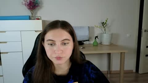 Snapshot of alice_________________________ chatting on October 2025 05:24:01 PM Alice online show from October 2025 05:24:01 PM