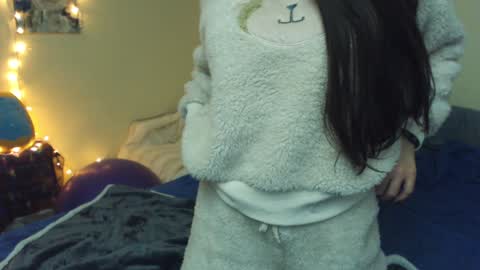 Snapshot of alice_asks chatting on December 2024 02:14:02 AM Alice Asks online show from December 2024 02:14:02 AM