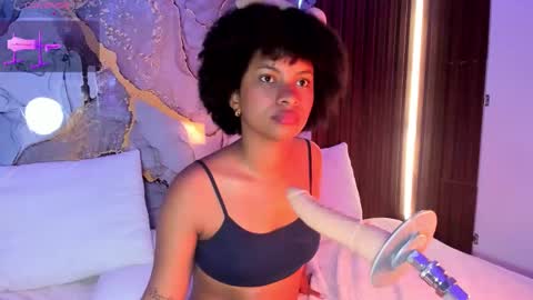 Mey online show from October 2025 08:40:01 PM