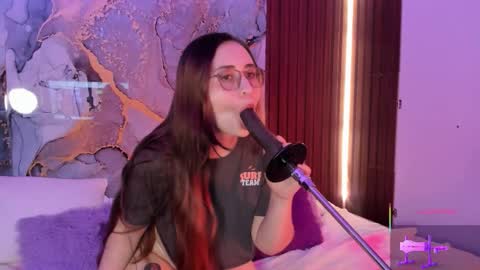 Mey online show from December 2025 04:51:02 AM