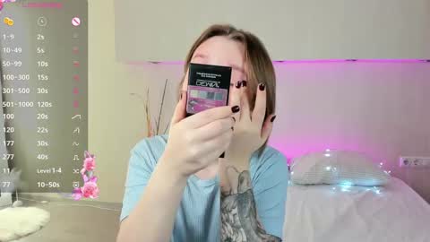 Snapshot of alice_diva chatting on December 2024 01:15:02 AM Alice GMT2 Mon 3-9 AM Tue 3-9 AM Fri 3-9 AM Sat 3-9 AM Sun 3-9 AM online show from December 2024 01:15:02 AM