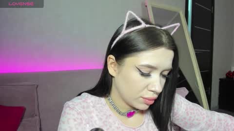 Snapshot of alice_diva chatting on January 2025 08:22:01 AM Alice GMT2 Mon 3-9 AM Tue 3-9 AM Fri 3-9 AM Sat 3-9 AM Sun 3-9 AM online show from January 2025 08:22:01 AM