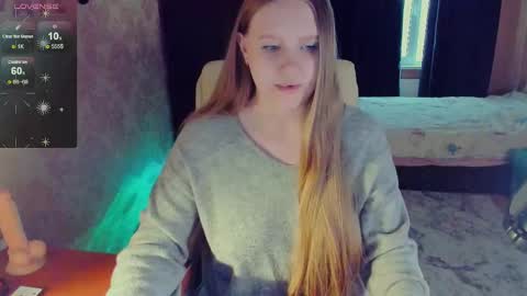 Snapshot of alice_dreamgirl_ chatting on February 2025 12:08:02 PM Alice 3 online show from February 2025 12:08:02 PM