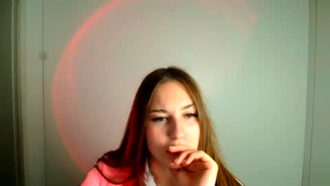 Snapshot of alice_dreamofu chatting on June 2026 11:24:02 AM Alice online show from June 2026 11:24:02 AM