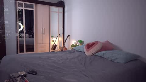 Snapshot of alice_edward chatting on May 2026 03:52:02 PM DONT YOU DARE NOT SEEING MY BIRTHDAY STREAM NOVEMBER 12 ILL BE 21 1400 GMT-5 CHECK MY LOVENSE WISHLIST online show from May 2026 03:52:02 PM