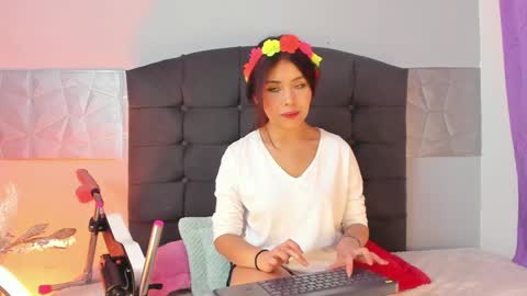  Alice Evans online show from February 2025 04:48:01 AM