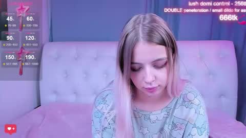 Snapshot of alice_halle chatting on October 2025 09:19:01 AM alice_halle online show from October 2025 09:19:01 AM