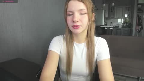 Snapshot of alice_hetfield chatting on October 2025 11:19:01 AM My name is Alice find out about me in the Fansly  online show from October 2025 11:19:01 AM