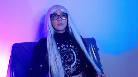      online show from January 2026 01:43:02 AM