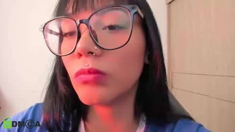 Snapshot of alice_rausing chatting on July 2026 01:59:01 PM ONLINE - GMT-5 MON TO FRI online show from July 2026 01:59:01 PM