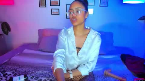 Snapshot of alice_simmons chatting on February 2026 01:00:01 PM alice_simmons online show from February 2026 01:00:01 PM