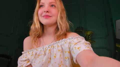 Alice  online show from February 2025 09:04:02 PM