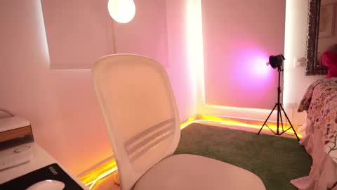 alicealberts online show from September 2025 09:47:02 PM