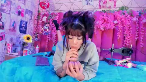     online show from November 2025 10:31:01 PM