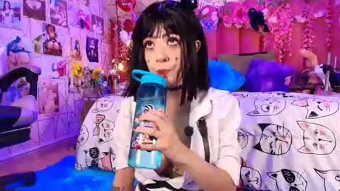Snapshot of alicebenett_ chatting on July 2026 09:52:02 PM online show from July 2026 09:52:02 PM