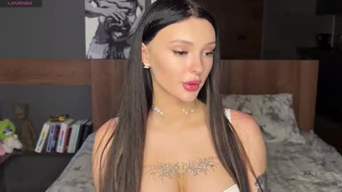 Snapshot of alicedream27 chatting on October 2025 07:30:01 AM AliceDream online show from October 2025 07:30:01 AM