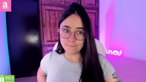 Snapshot of alicee_2 chatting on February 2026 10:43:01 PM Aliceee .. 97YP9VWGZHrefnav wishlist lists 1 online show from February 2026 10:43:01 PM