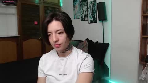 alicee_logan_ online show from September 2025 02:00:02 AM