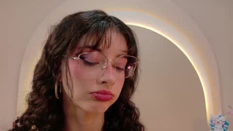 alice online show from April 2026 06:09:01 PM