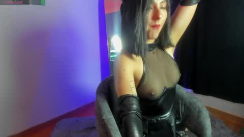 Snapshot of alicee_roos chatting on May 2026 07:55:02 PM Alice online show from May 2026 07:55:02 PM