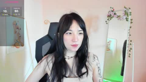 Snapshot of aliceeinwonderlanddd chatting on May 2026 02:18:02 AM Alice online show from May 2026 02:18:02 AM