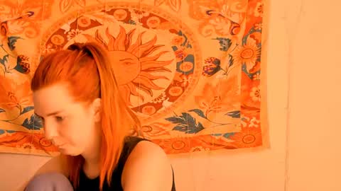 Snapshot of aliceinredsquare_ chatting on June 2026 05:38:02 AM Alice online show from June 2026 05:38:02 AM