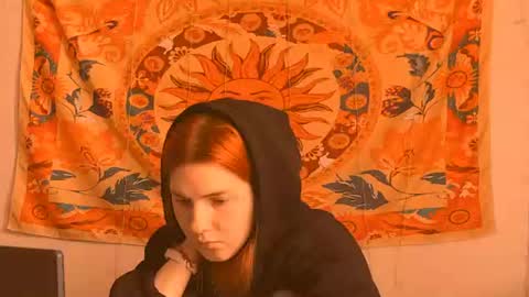 Snapshot of aliceinredsquare_ chatting on June 2026 04:39:02 AM Alice online show from June 2026 04:39:02 AM