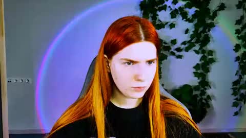Snapshot of aliceinredsquare_ chatting on June 2026 05:12:01 AM Alice online show from June 2026 05:12:01 AM