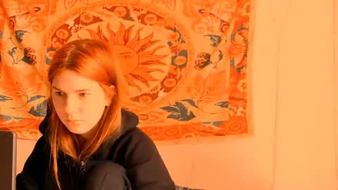Snapshot of aliceinredsquare_ chatting on June 2026 05:02:02 AM Alice online show from June 2026 05:02:02 AM