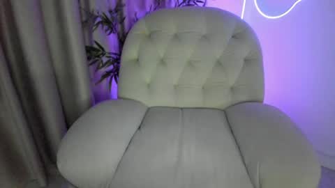 AliceLevine online show from April 2026 04:24:02 AM