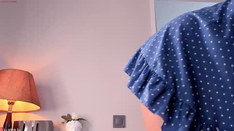 Snapshot of alicelu_ chatting on December 2024 08:34:02 AM Elle online show from December 2024 08:34:02 AM