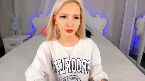 alicemonro online show from November 2025 08:59:02 AM