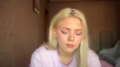 Snapshot of aliceoceaneyes chatting on September 2025 02:16:01 PM aliceoceaneyes online show from September 2025 02:16:01 PM