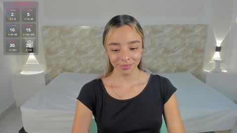 AliceRoss online show from November 2025 08:24:02 PM