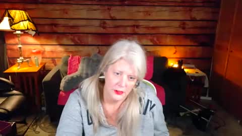 Alices Curiosity online show from October 2025 03:29:02 AM