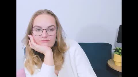 alicesensitive online show from December 2025 04:56:01 PM