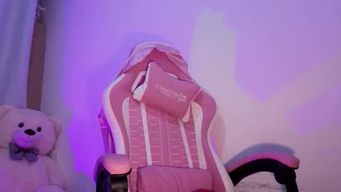 alice online show from December 2025 02:38:01 AM