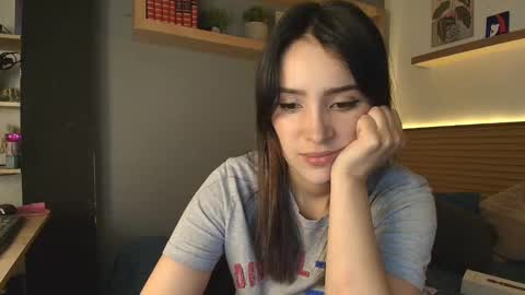 Alice online show from October 2025 09:25:02 PM