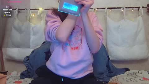 AliceWoolfy online show from December 2024 08:07:01 PM