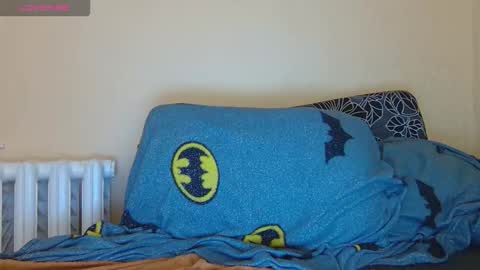 AliceWoolfy online show from September 2025 08:19:01 PM